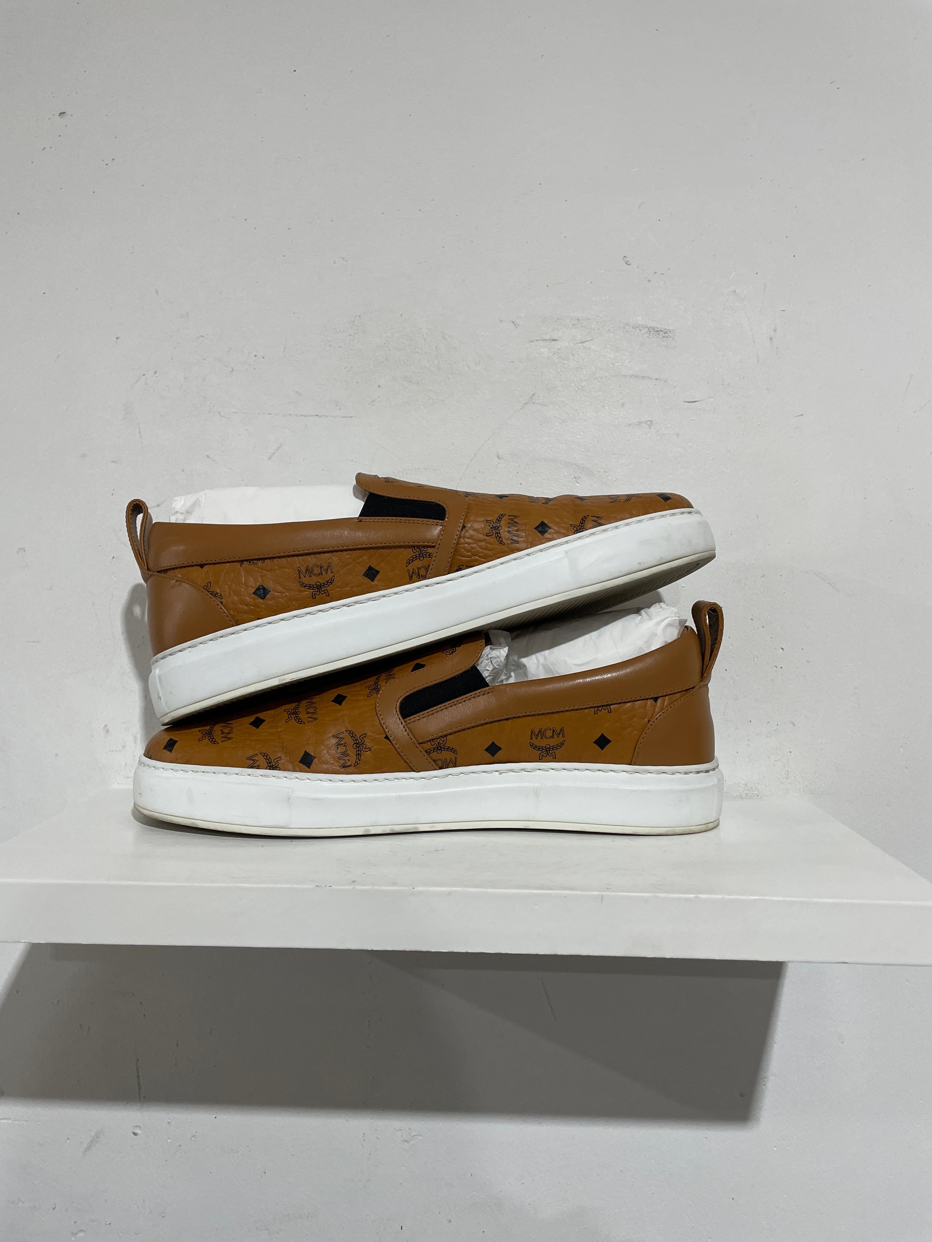 MCM NEO TERRAIN SLIP ON MONOGRAM SNEAKER IN VISETOS LEATHER  display picture 2