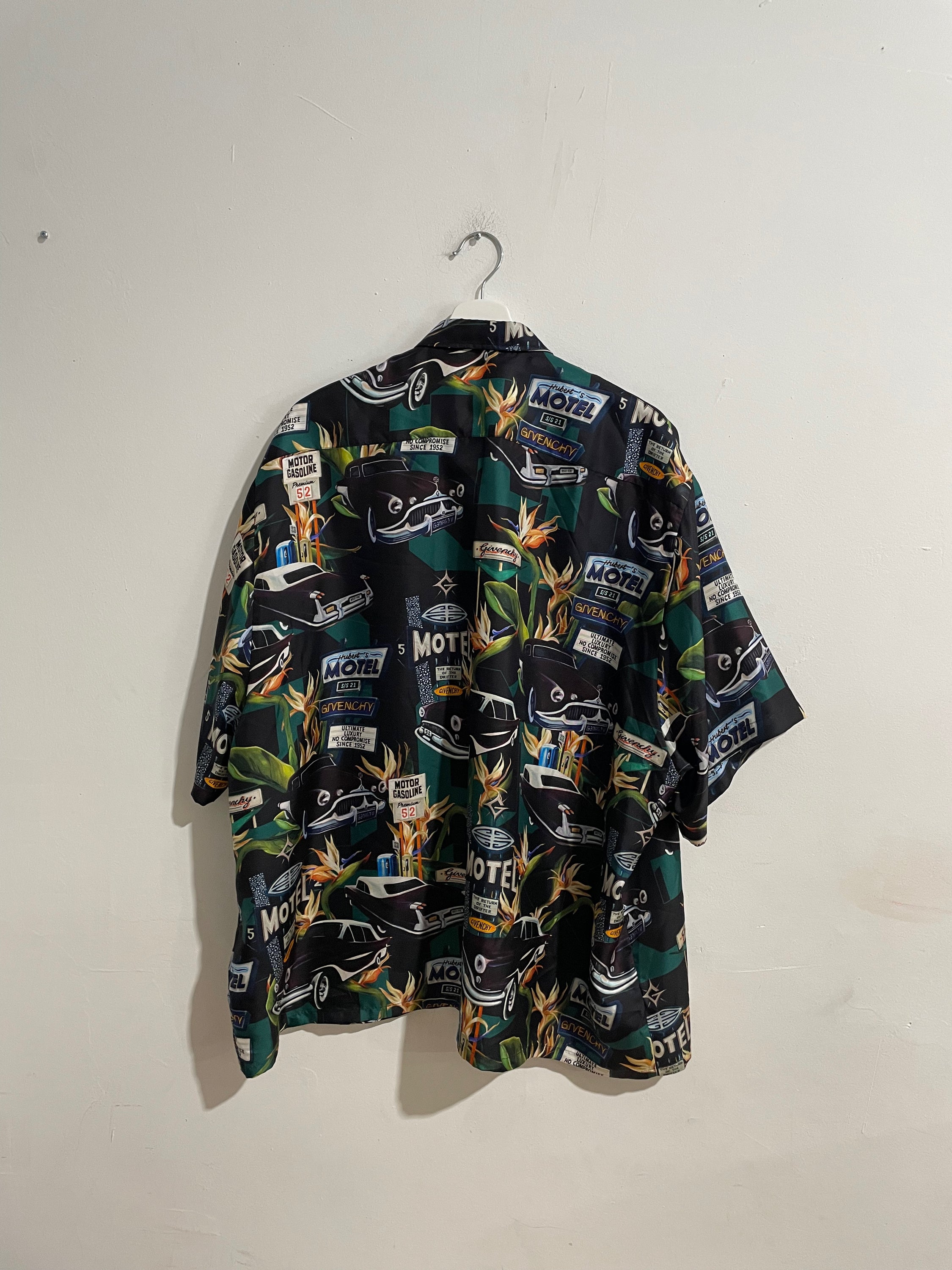 GIVENCHY CHITO GRAFFITI DOG HOODIE | dva percent